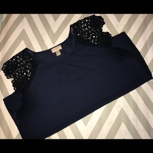 Navy blue crepe A-line blouse w/ lace sleeves